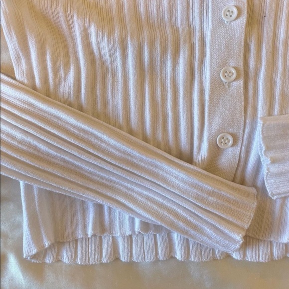 cute little white long sleeve shirt - Picture 3 of 3